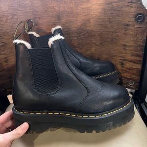 2976 FAUX FUR LINED PLATFORM CHELSEA BOOTS